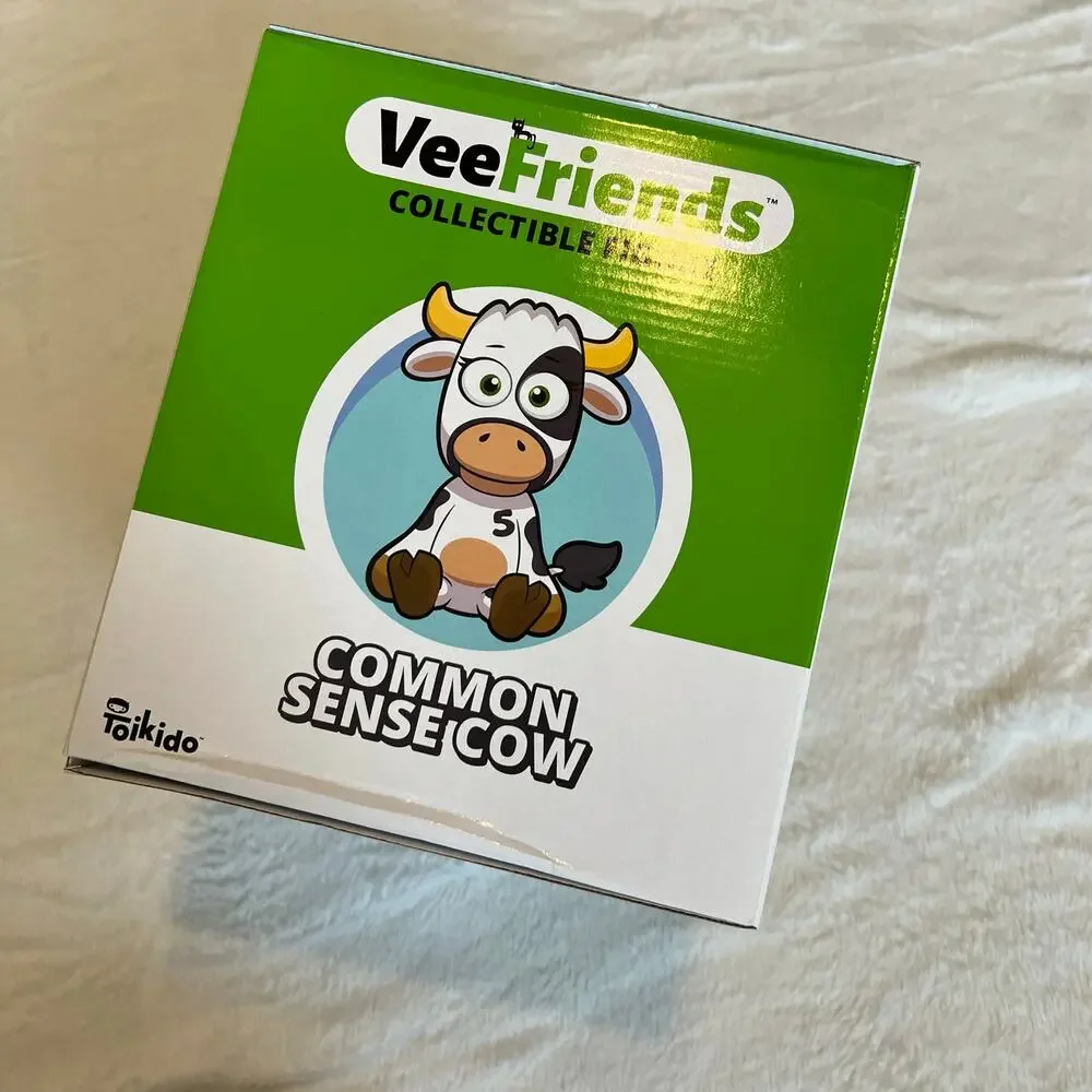 VeeFriends Common Sense Cow Figure Macy’s Exclusive Gary Vee Collectible Toy